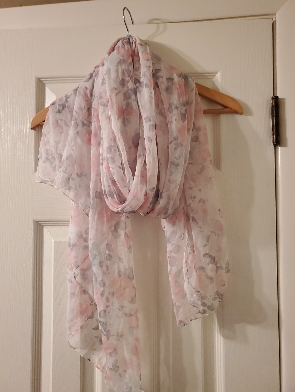 Lightweight Floral Sheer Scarf in Soft Pink and Gray Preowned